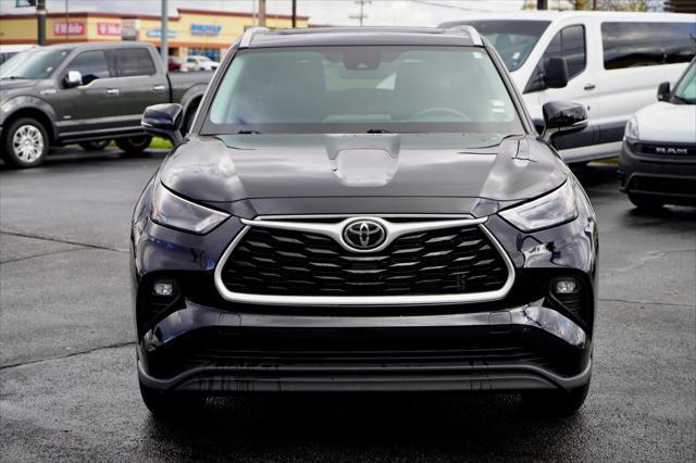 used 2022 Toyota Highlander car, priced at $35,229