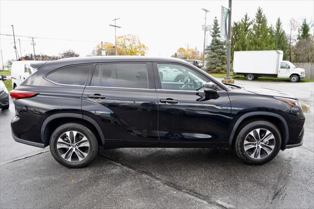 used 2022 Toyota Highlander car, priced at $35,229