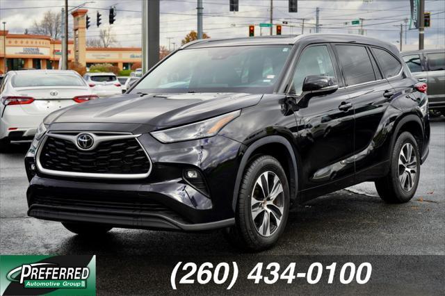 used 2022 Toyota Highlander car, priced at $35,229