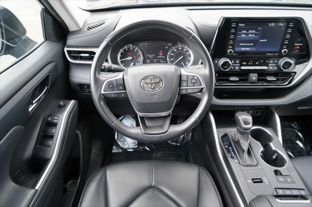 used 2022 Toyota Highlander car, priced at $35,229