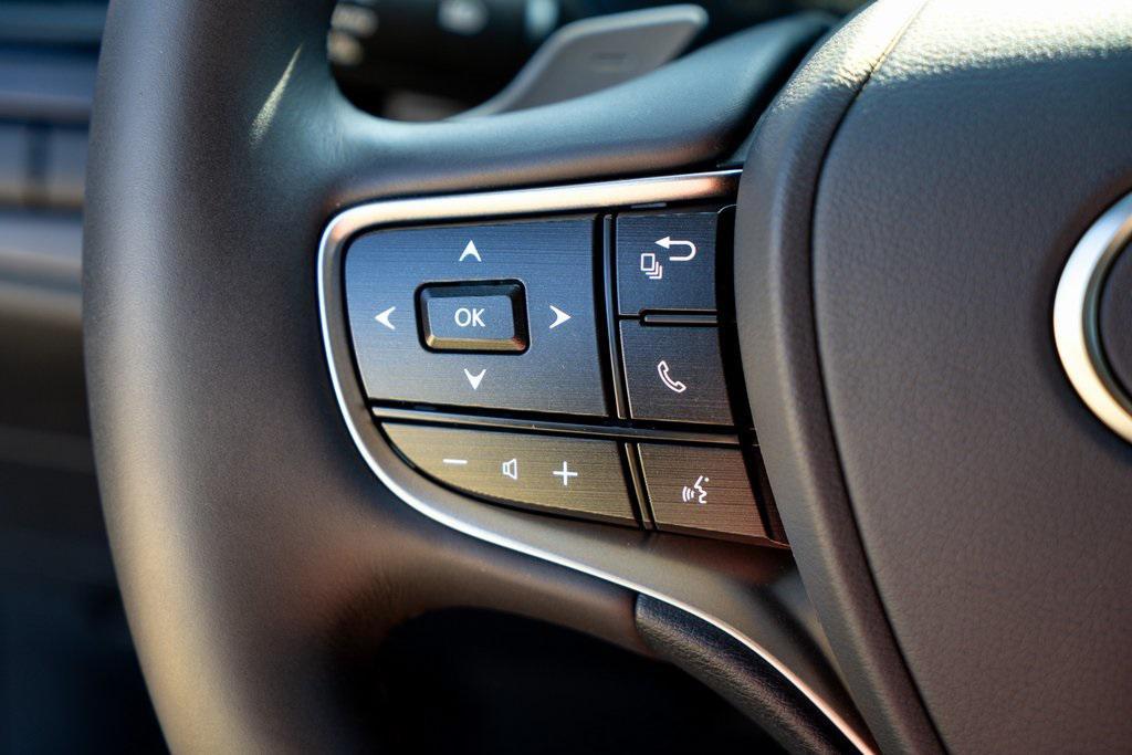 used 2024 Lexus ES 350 car, priced at $38,799