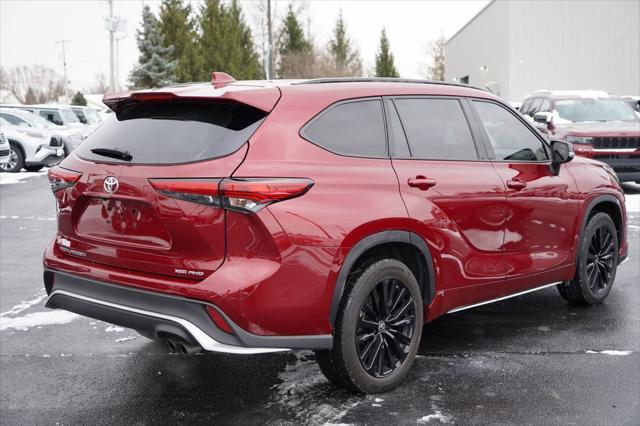 used 2023 Toyota Highlander car, priced at $39,899