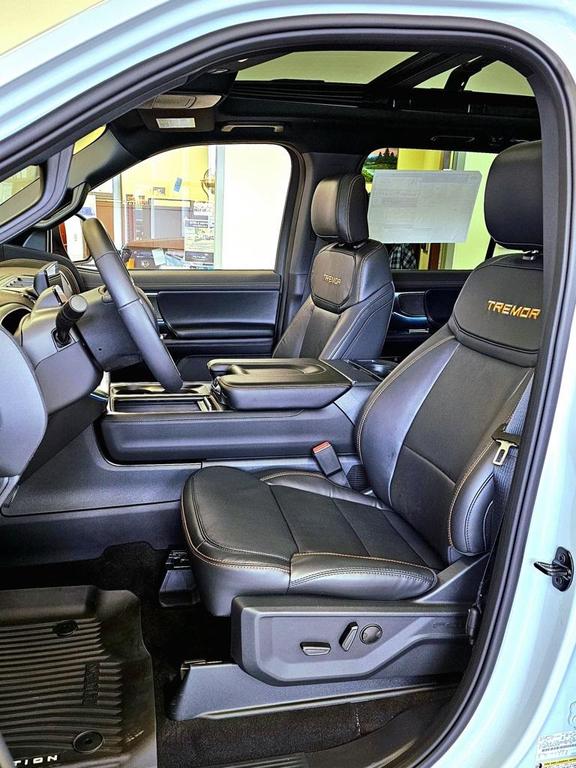 new 2025 Ford Expedition car, priced at $84,220