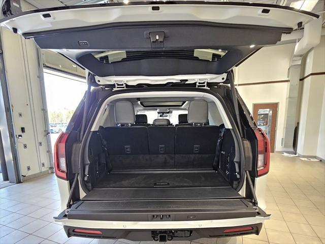 new 2025 Ford Expedition car, priced at $72,395