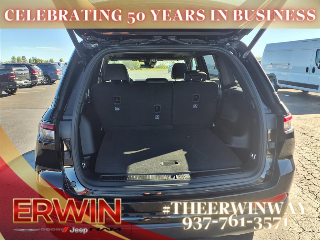 new 2025 Jeep Grand Cherokee car, priced at $45,304