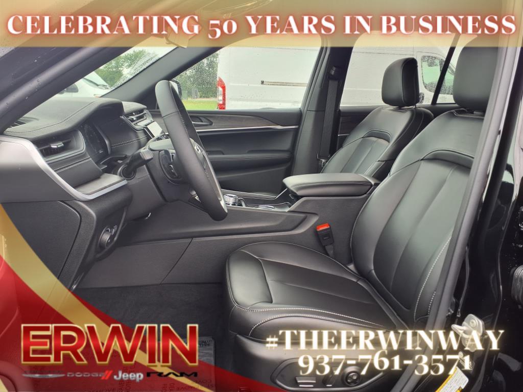 new 2025 Jeep Grand Cherokee car, priced at $49,702