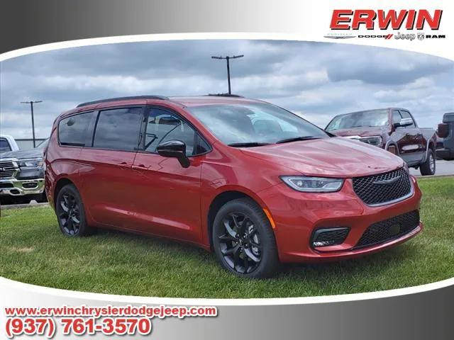 new 2024 Chrysler Pacifica car, priced at $48,189