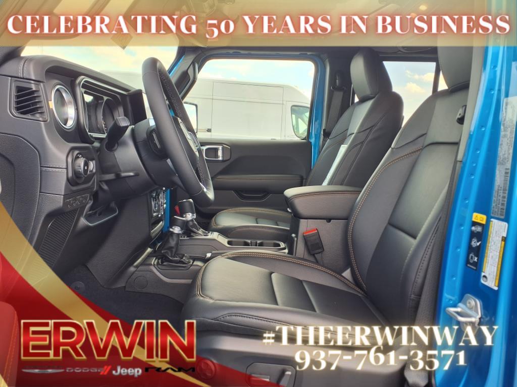 new 2025 Jeep Wrangler car, priced at $54,068