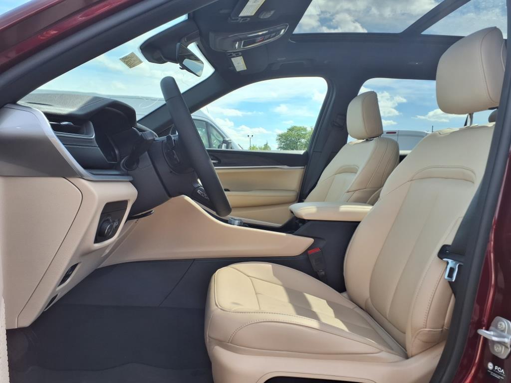 new 2025 Jeep Grand Cherokee L car, priced at $50,548