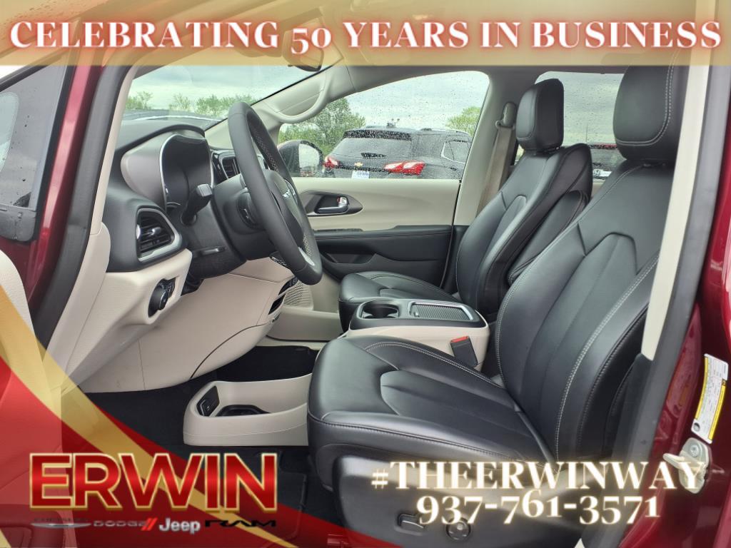 used 2023 Chrysler Pacifica car, priced at $25,998