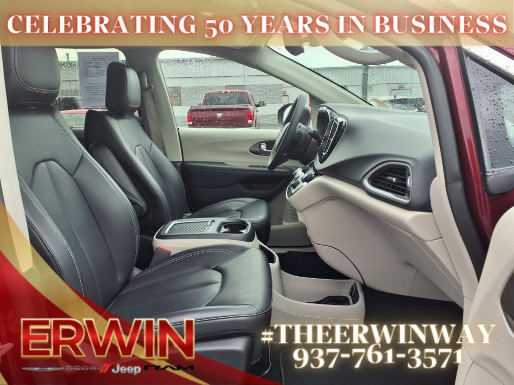 used 2023 Chrysler Pacifica car, priced at $25,998