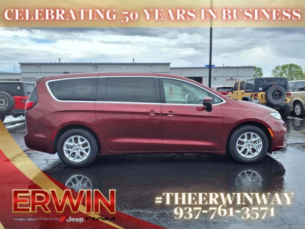 used 2023 Chrysler Pacifica car, priced at $25,998