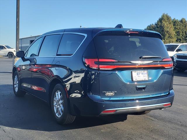 new 2025 Chrysler Pacifica car, priced at $45,920