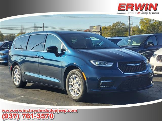 new 2025 Chrysler Pacifica car, priced at $45,920