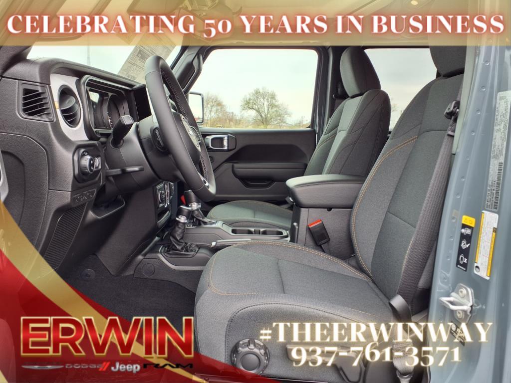 new 2025 Jeep Gladiator car, priced at $45,170