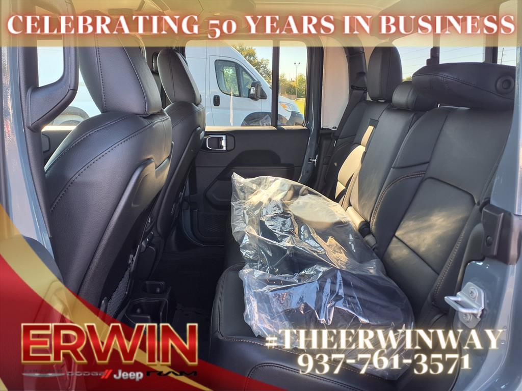 new 2025 Jeep Gladiator car, priced at $45,619