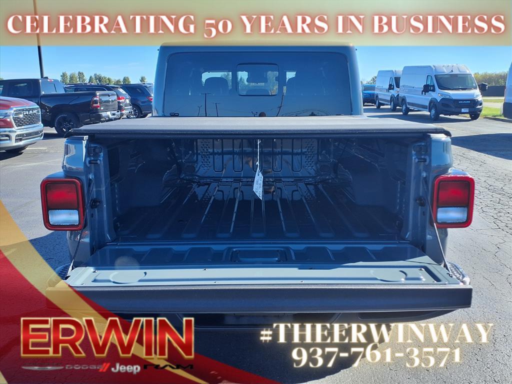 new 2025 Jeep Gladiator car, priced at $45,619