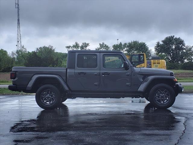 new 2024 Jeep Gladiator car, priced at $48,196