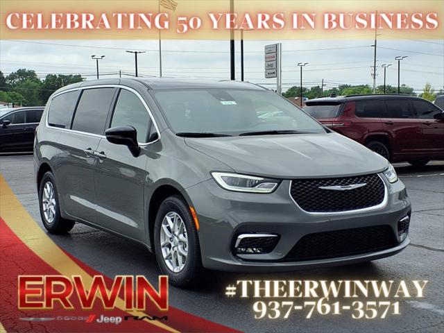 new 2025 Chrysler Pacifica car, priced at $43,527
