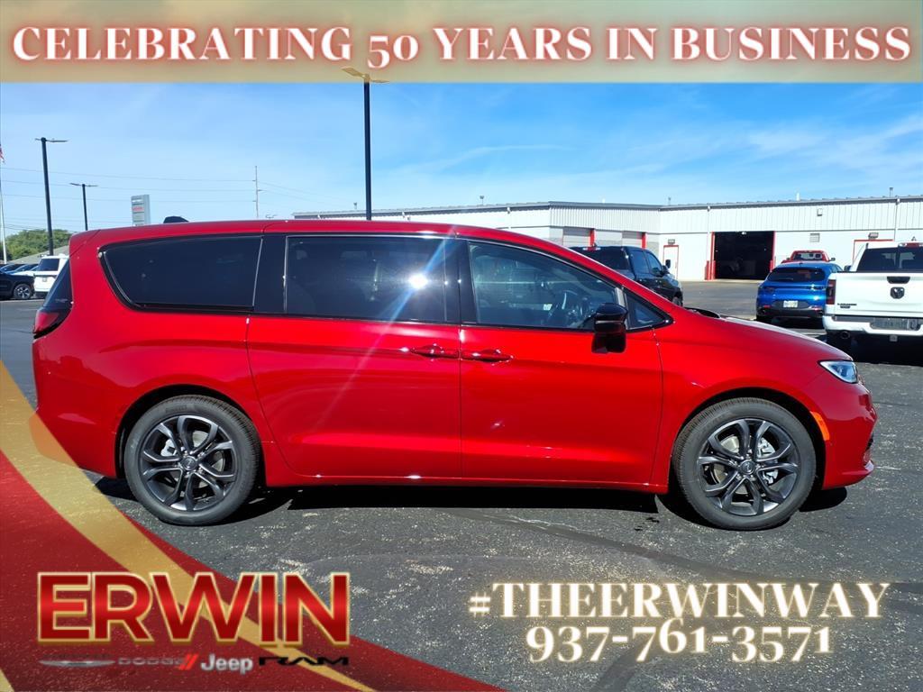 new 2026 Chrysler Pacifica car, priced at $43,041