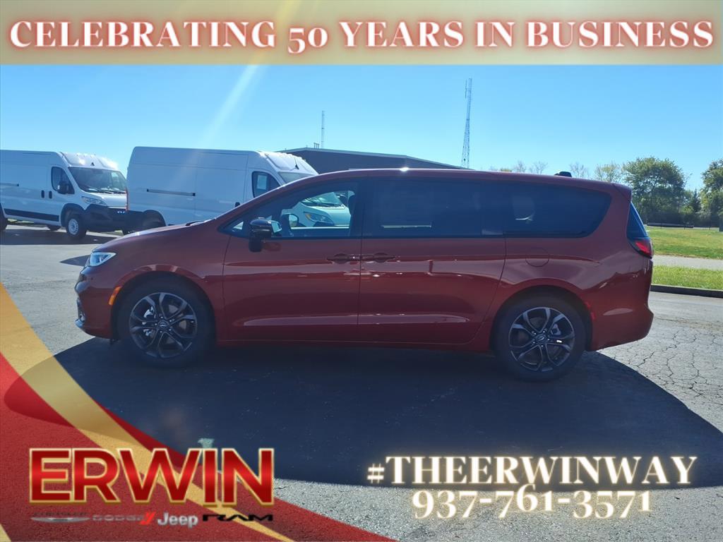 new 2026 Chrysler Pacifica car, priced at $43,041