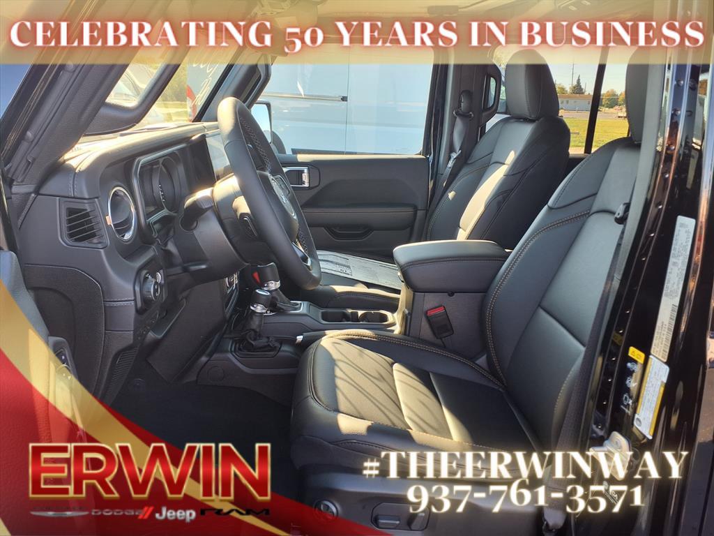 new 2025 Jeep Gladiator car, priced at $45,619