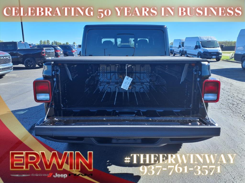 new 2025 Jeep Gladiator car, priced at $45,619