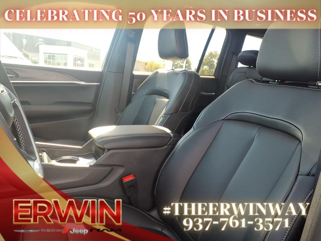 new 2025 Jeep Grand Cherokee car, priced at $49,655