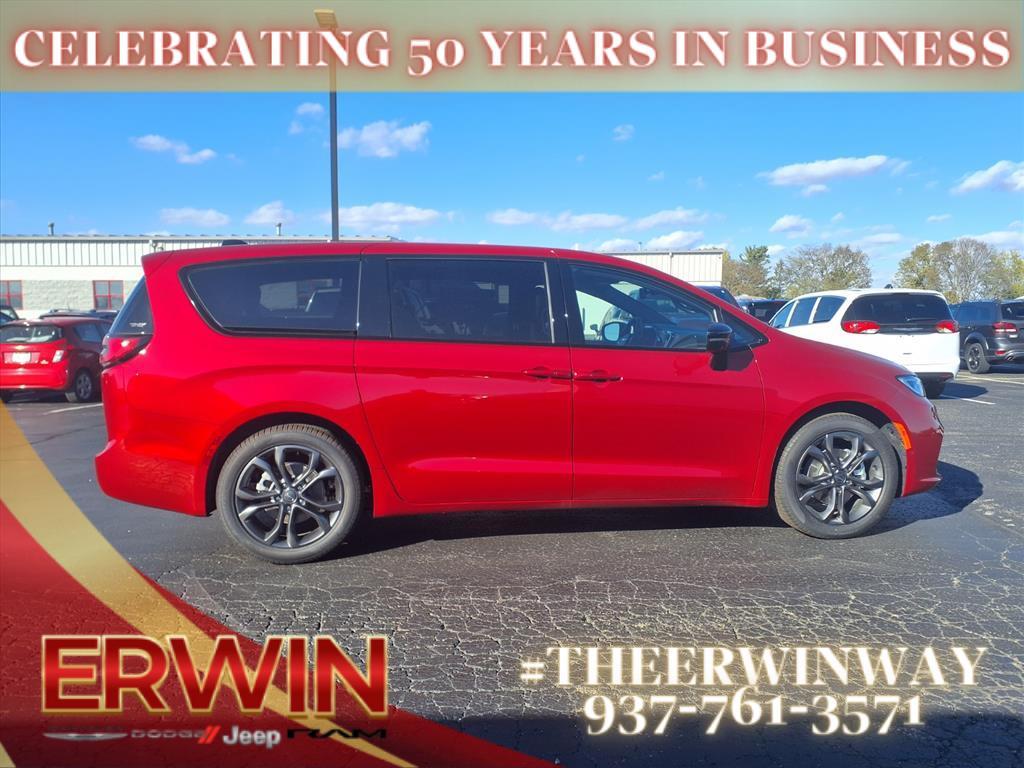 new 2026 Chrysler Pacifica car, priced at $43,524