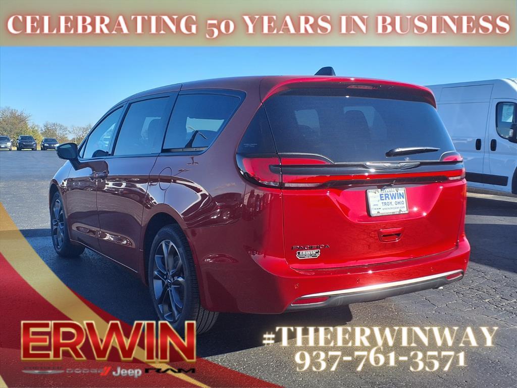 new 2026 Chrysler Pacifica car, priced at $43,524