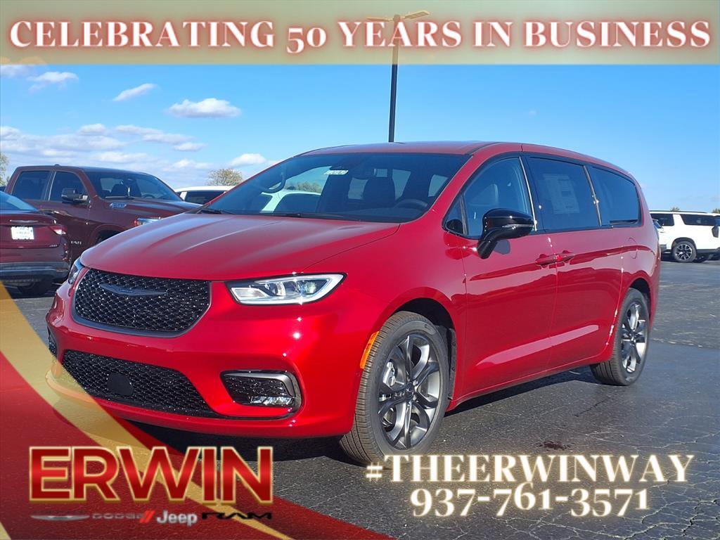 new 2026 Chrysler Pacifica car, priced at $43,524