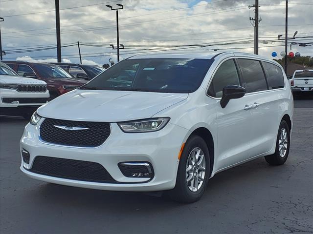 new 2025 Chrysler Pacifica car, priced at $42,059