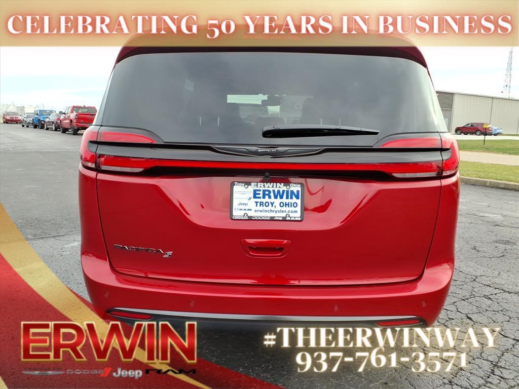 new 2026 Chrysler Pacifica car, priced at $46,637