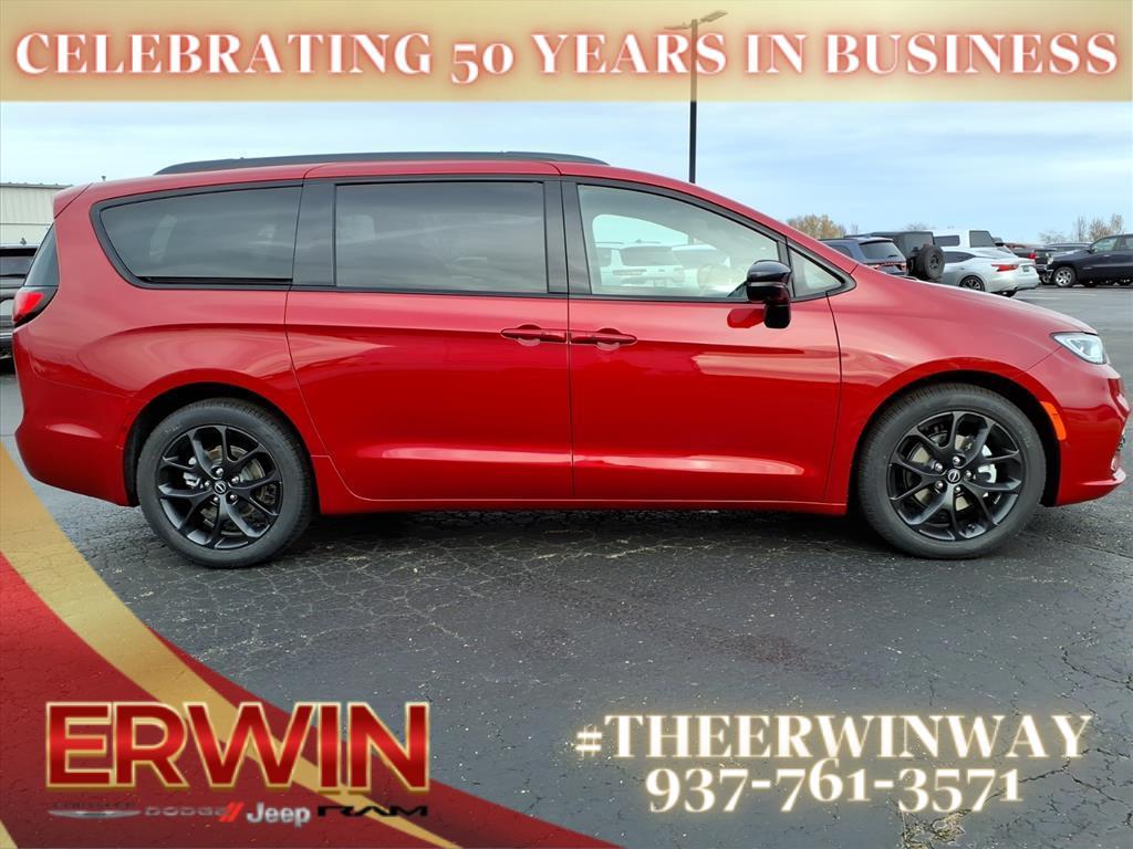 new 2026 Chrysler Pacifica car, priced at $46,637