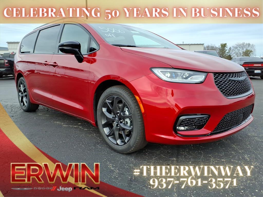 new 2026 Chrysler Pacifica car, priced at $46,637