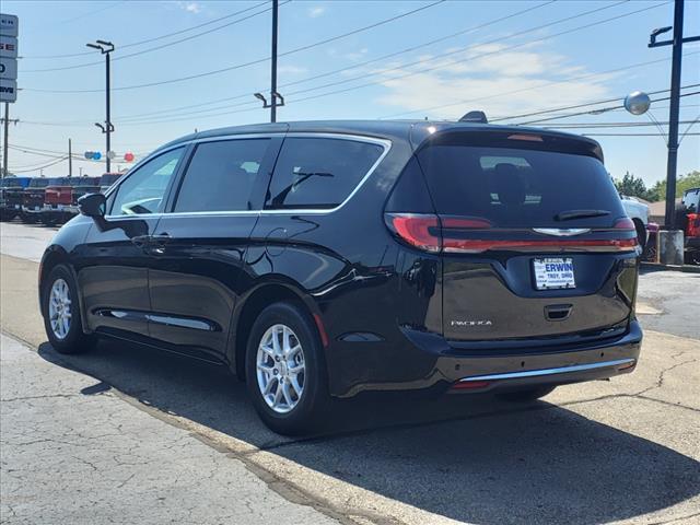 new 2024 Chrysler Pacifica car, priced at $43,360