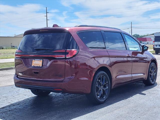 used 2021 Chrysler Pacifica car, priced at $34,998