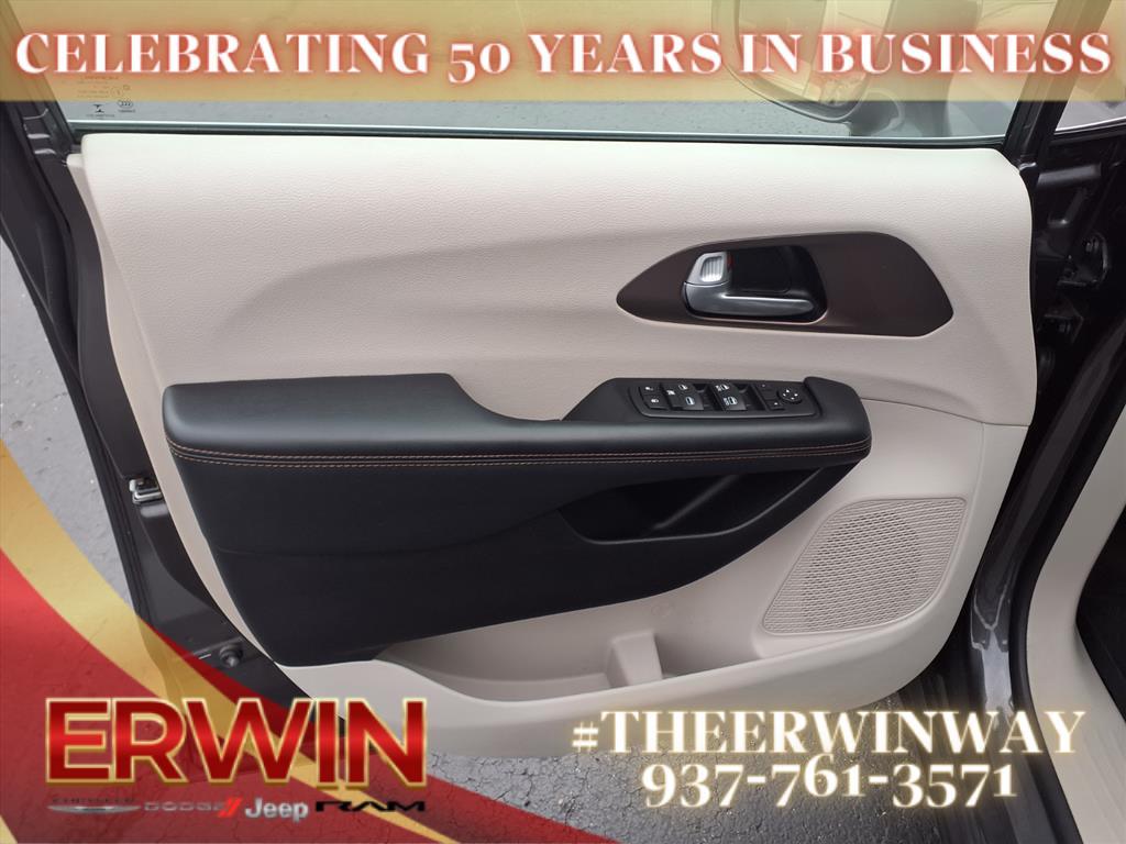 used 2017 Chrysler Pacifica car, priced at $15,998