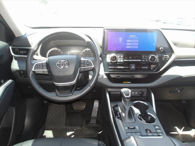 used 2023 Toyota Highlander car, priced at $39,499