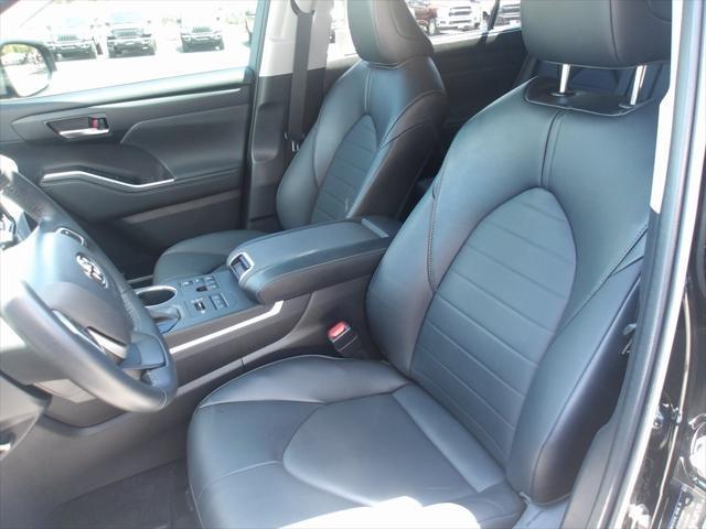 used 2023 Toyota Highlander car, priced at $39,499