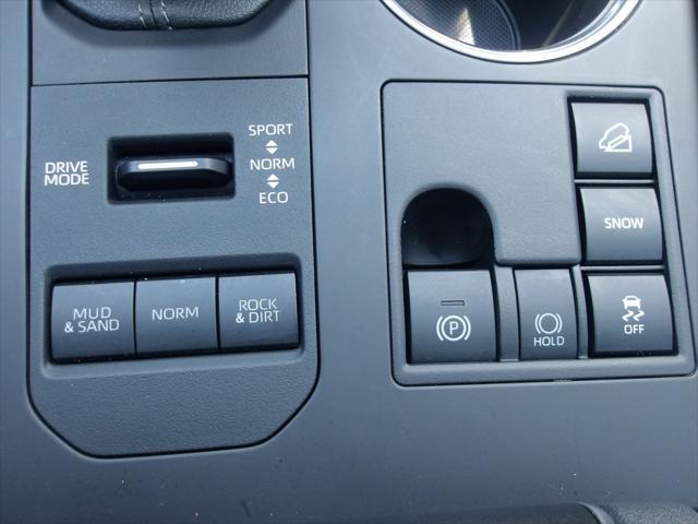 used 2023 Toyota Highlander car, priced at $39,499
