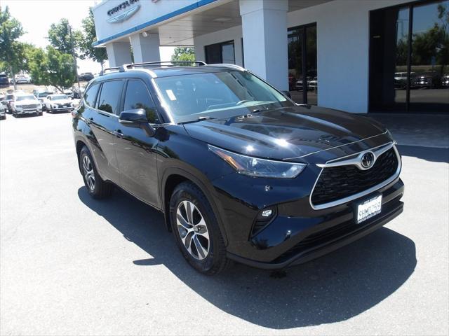 used 2023 Toyota Highlander car, priced at $39,499