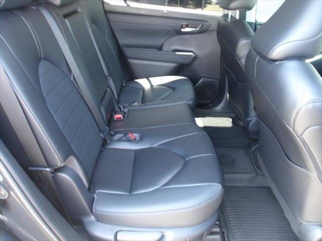 used 2023 Toyota Highlander car, priced at $39,499