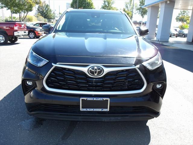 used 2022 Toyota Highlander car, priced at $33,867