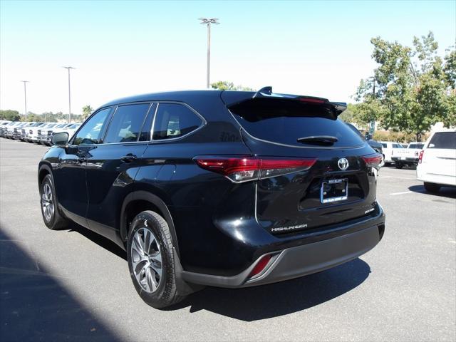 used 2022 Toyota Highlander car, priced at $33,867