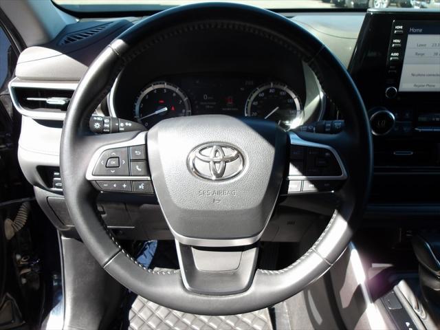 used 2022 Toyota Highlander car, priced at $33,867