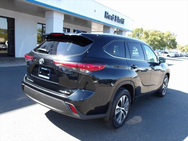 used 2022 Toyota Highlander car, priced at $33,867