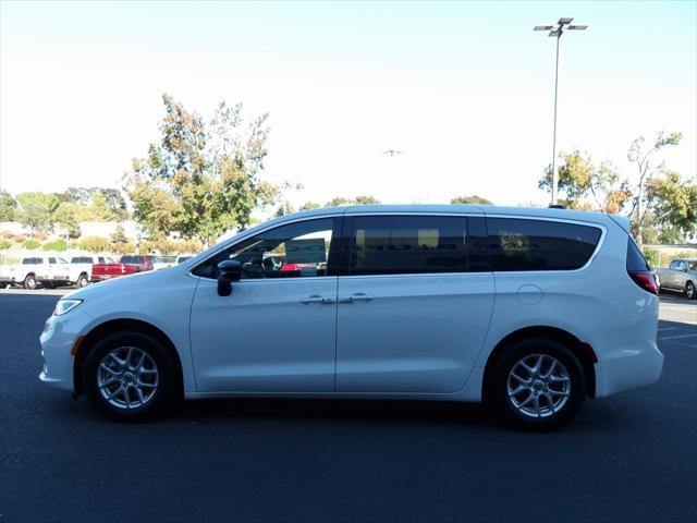 new 2025 Chrysler Pacifica car, priced at $43,296