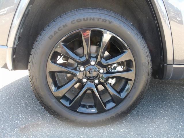 used 2018 Jeep Grand Cherokee car, priced at $17,990