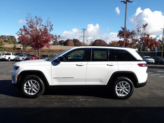 new 2025 Jeep Grand Cherokee car, priced at $40,954